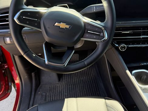 Used 2025 Chevrolet Traverse High Country w/ LPO, Floor Liner Package AWD/4WD image 9
