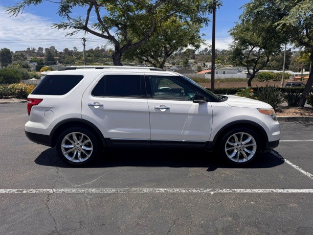 Used 2014 Ford Explorer XLT w/ Equipment Group 202A FWD image 1