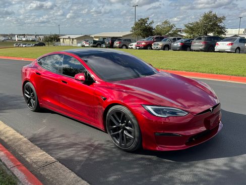 Used 2023 Tesla Model S Standard Range image 10