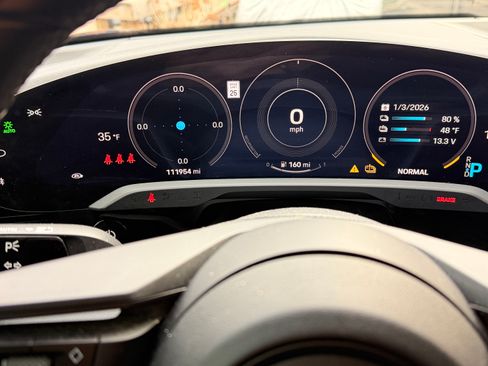 Used 2021 Porsche Taycan image 14