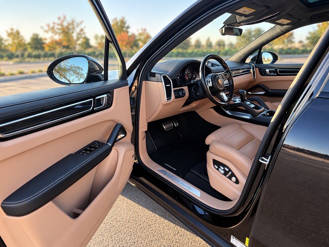 Used 2019 Porsche Cayenne Turbo AWD/4WD image 11