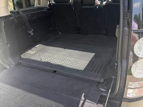 Used 2016 Land Rover LR4 HSE Silver Edition AWD/4WD image 21