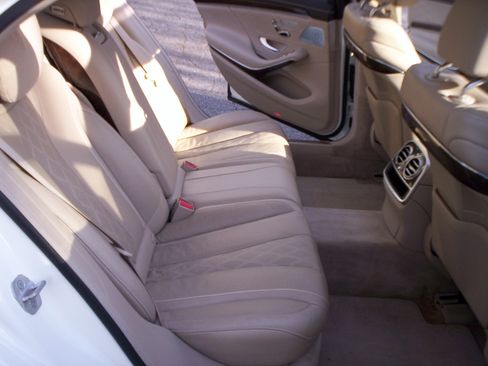 Used 2015 Mercedes-Benz S 550 Sedan image 14