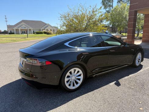 Used 2018 Tesla Model S 75D image 6