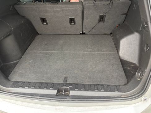 Used 2019 Chevrolet Equinox LT w/ Driver Convenience Package image 16