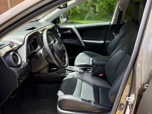 Used 2015 Toyota RAV4 Limited FWD image 5