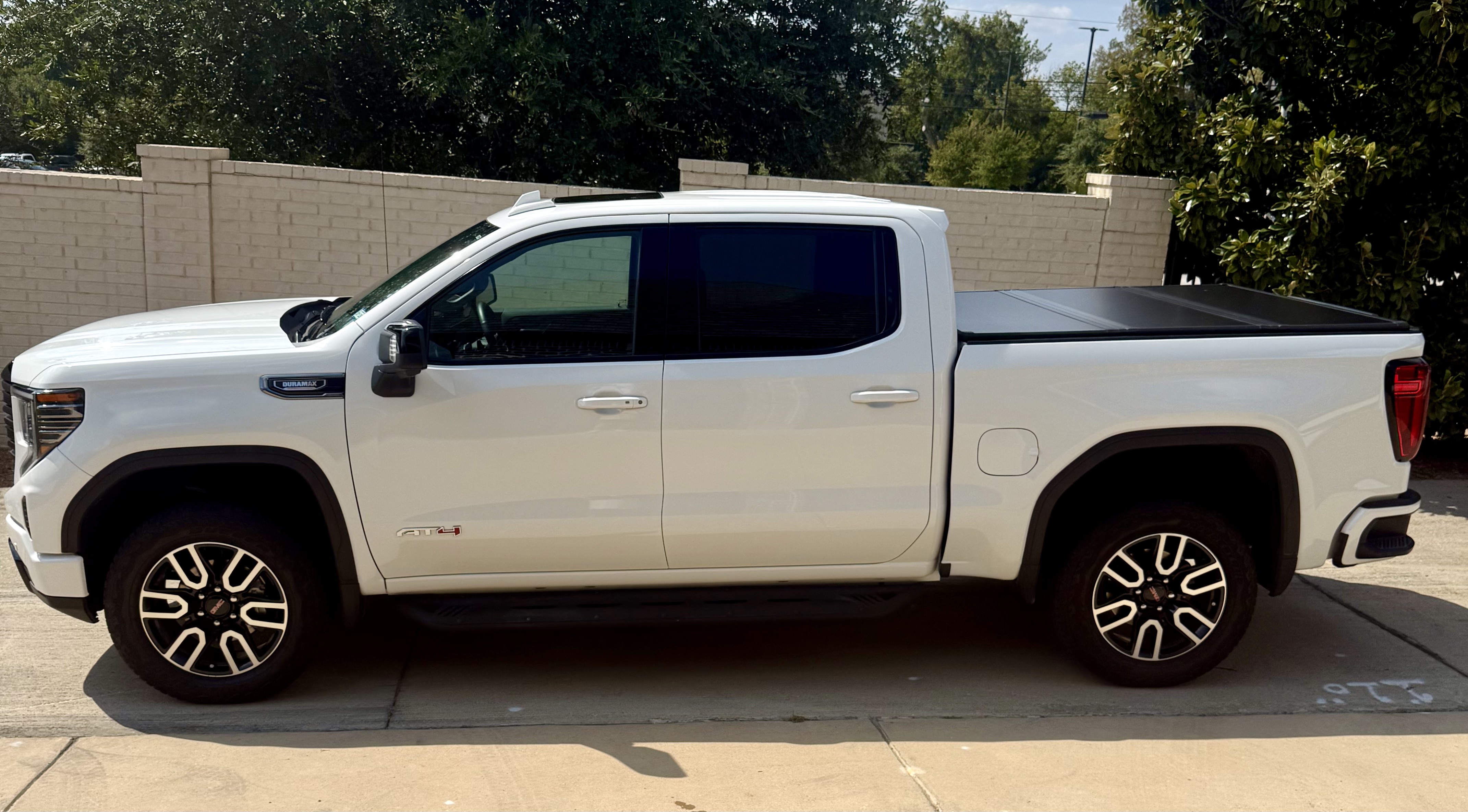 Used 2026 GMC Sierra 1500 AT4 w/ AT4 Premium Package AWD/4WD image 1