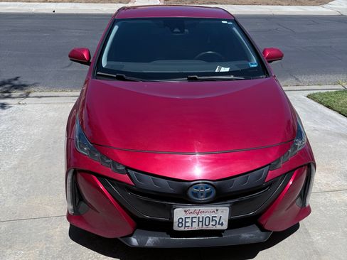 Used 2017 Toyota Prius Prime Plus w/ Carpet Mat Package FWD image 10