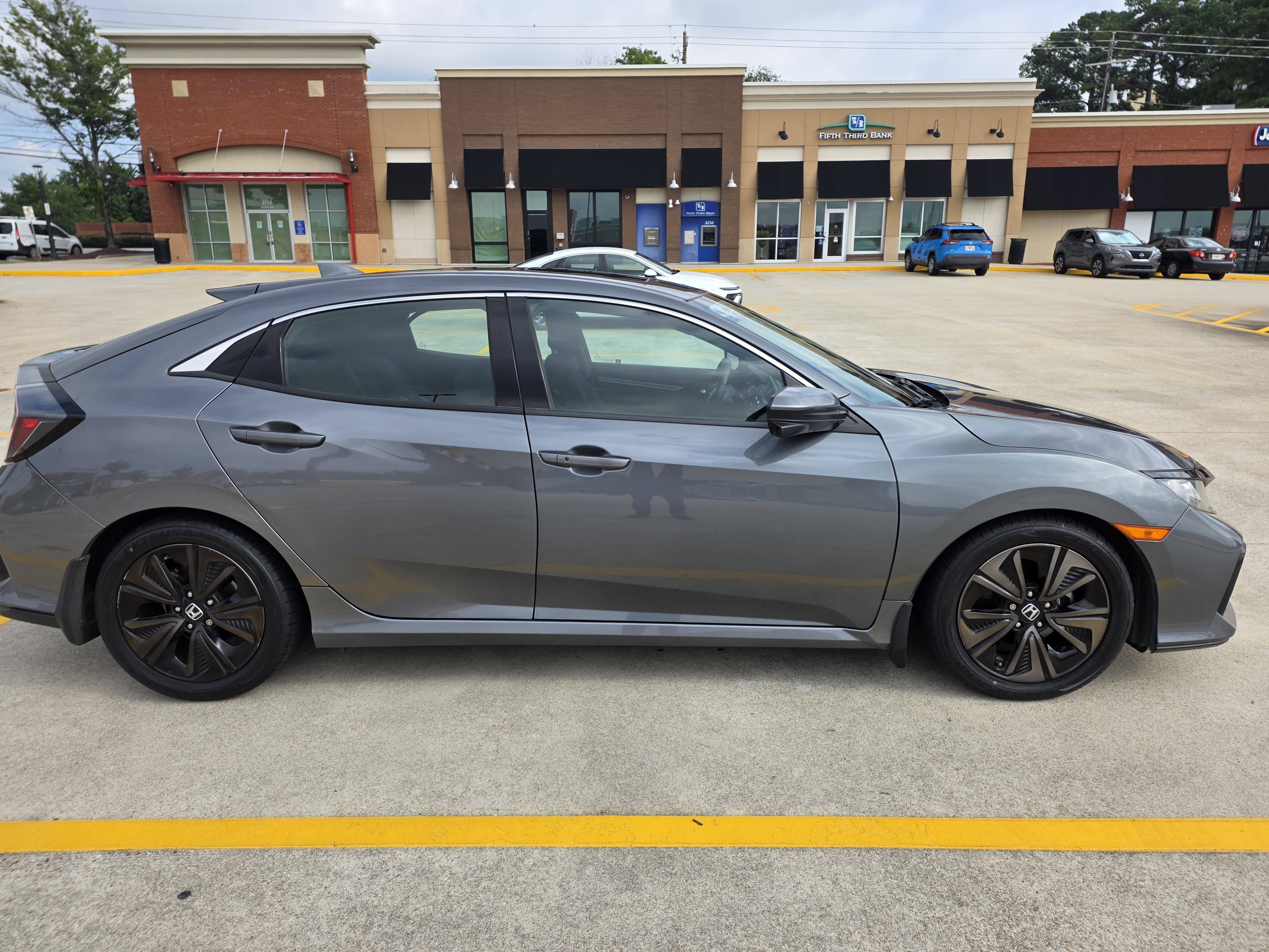 Used 2018 Honda Civic EX image 5