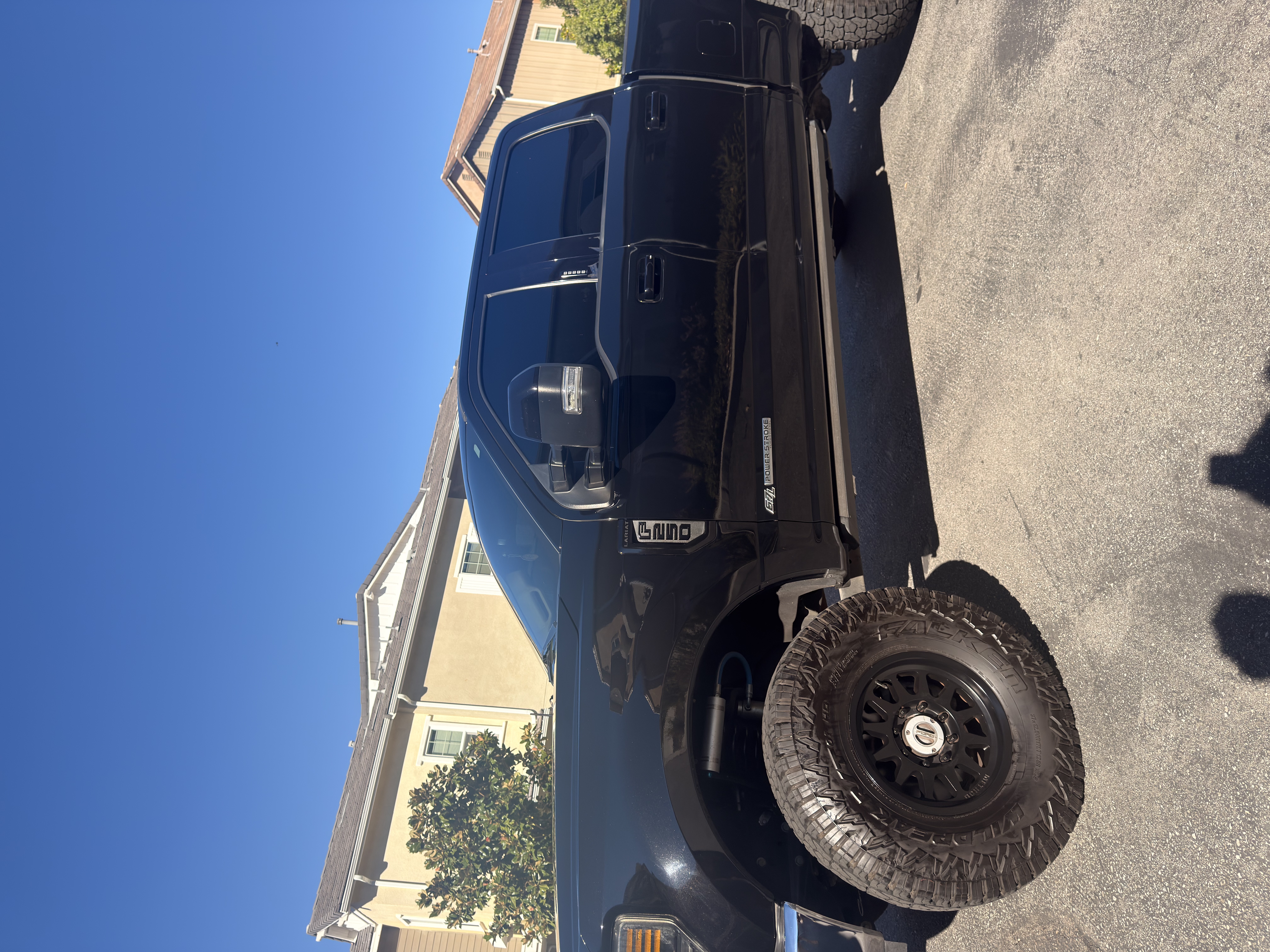 Used 2022 Ford F250 Lariat w/ Lariat Value Package AWD/4WD image 2