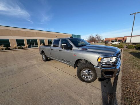 Used 2024 RAM 2500 Tradesman w/ Chrome Appearance Group image 6