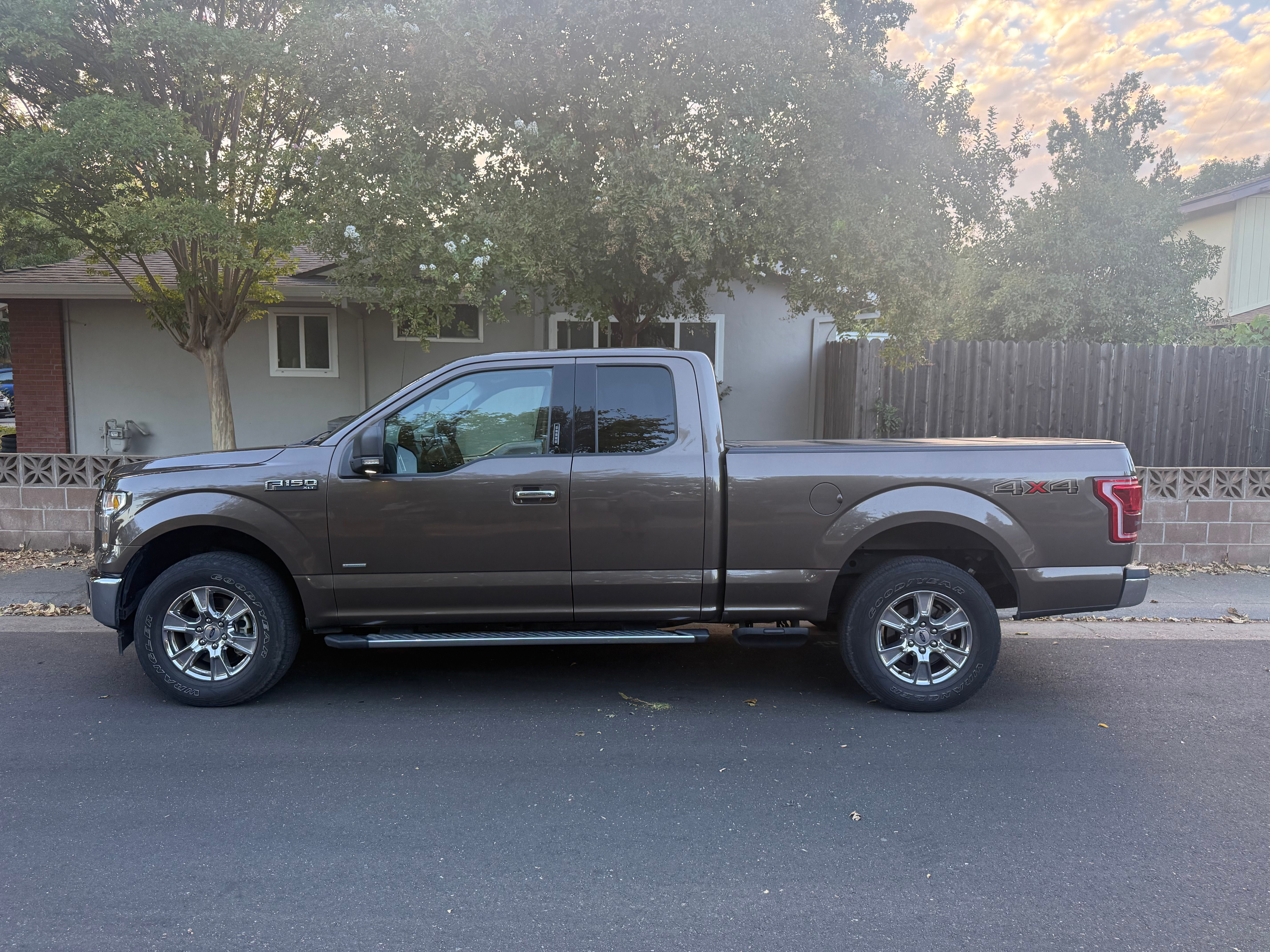 Used 2017 Ford F150 XLT w/ Equipment Group 302A Luxury AWD/4WD image 5
