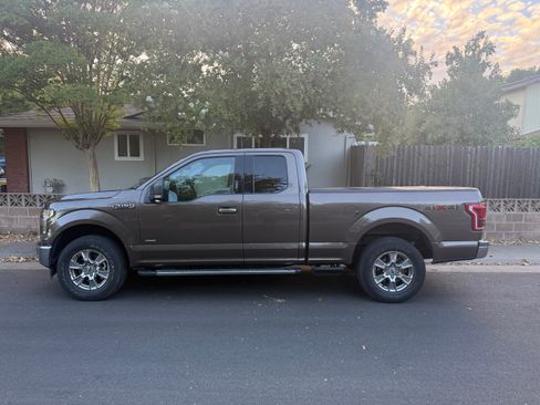 Used 2017 Ford F150 XLT w/ Equipment Group 302A Luxury AWD/4WD image 5