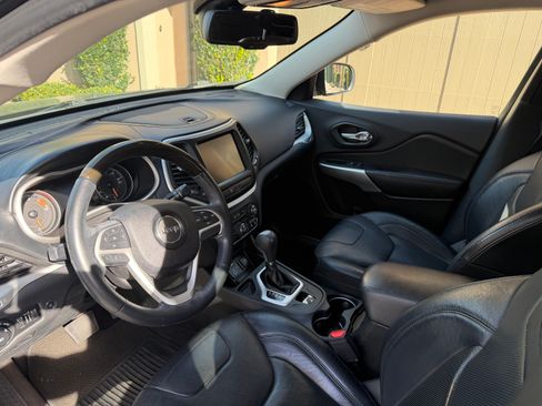 Used 2016 Jeep Cherokee Overland image 15