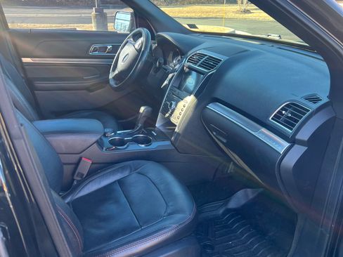 Used 2018 Ford Explorer Sport w/ Equipment Group 401A image 11
