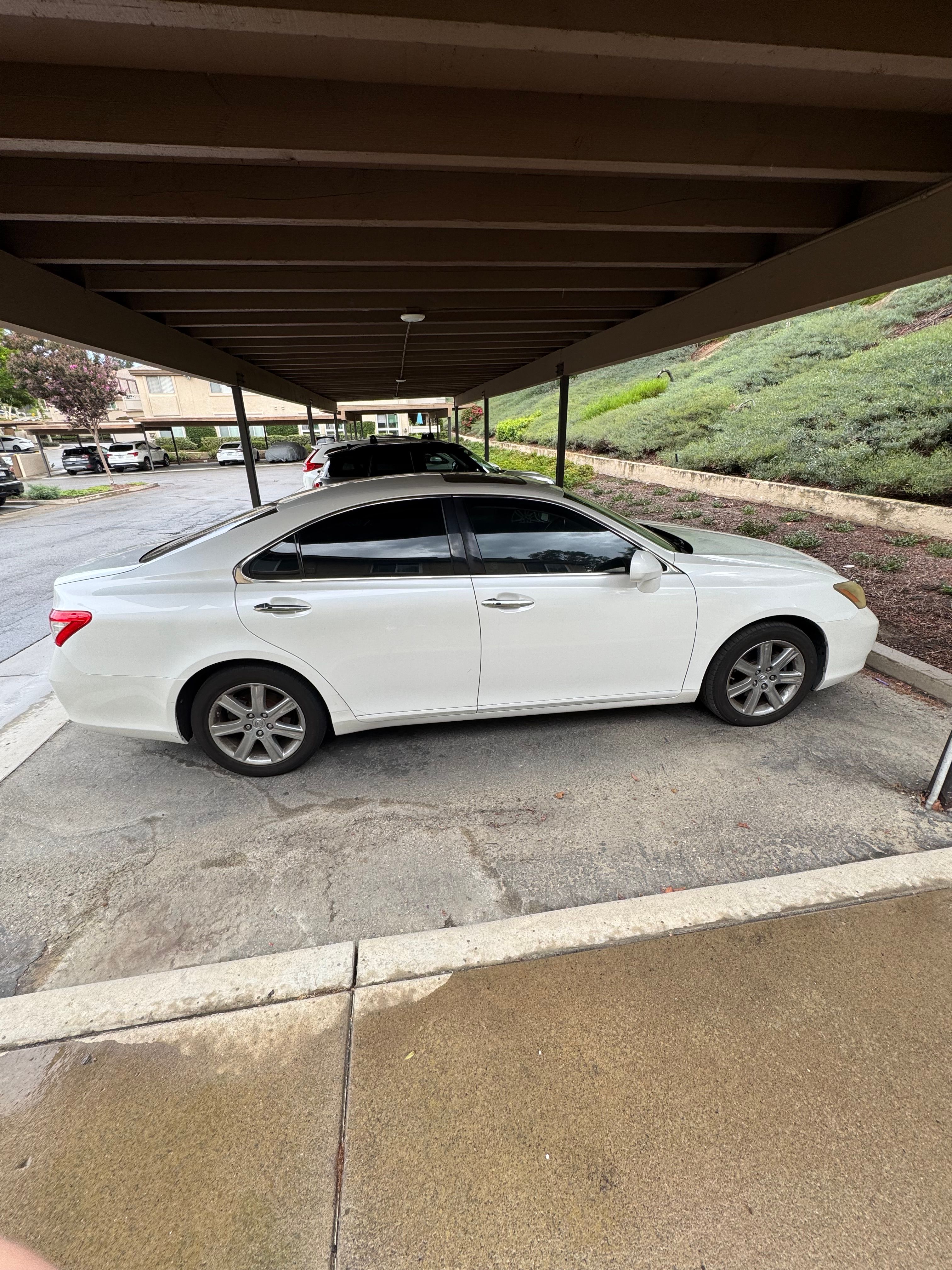 Used 2009 Lexus ES 350 w/ Premium Pkg Plus FWD image 2
