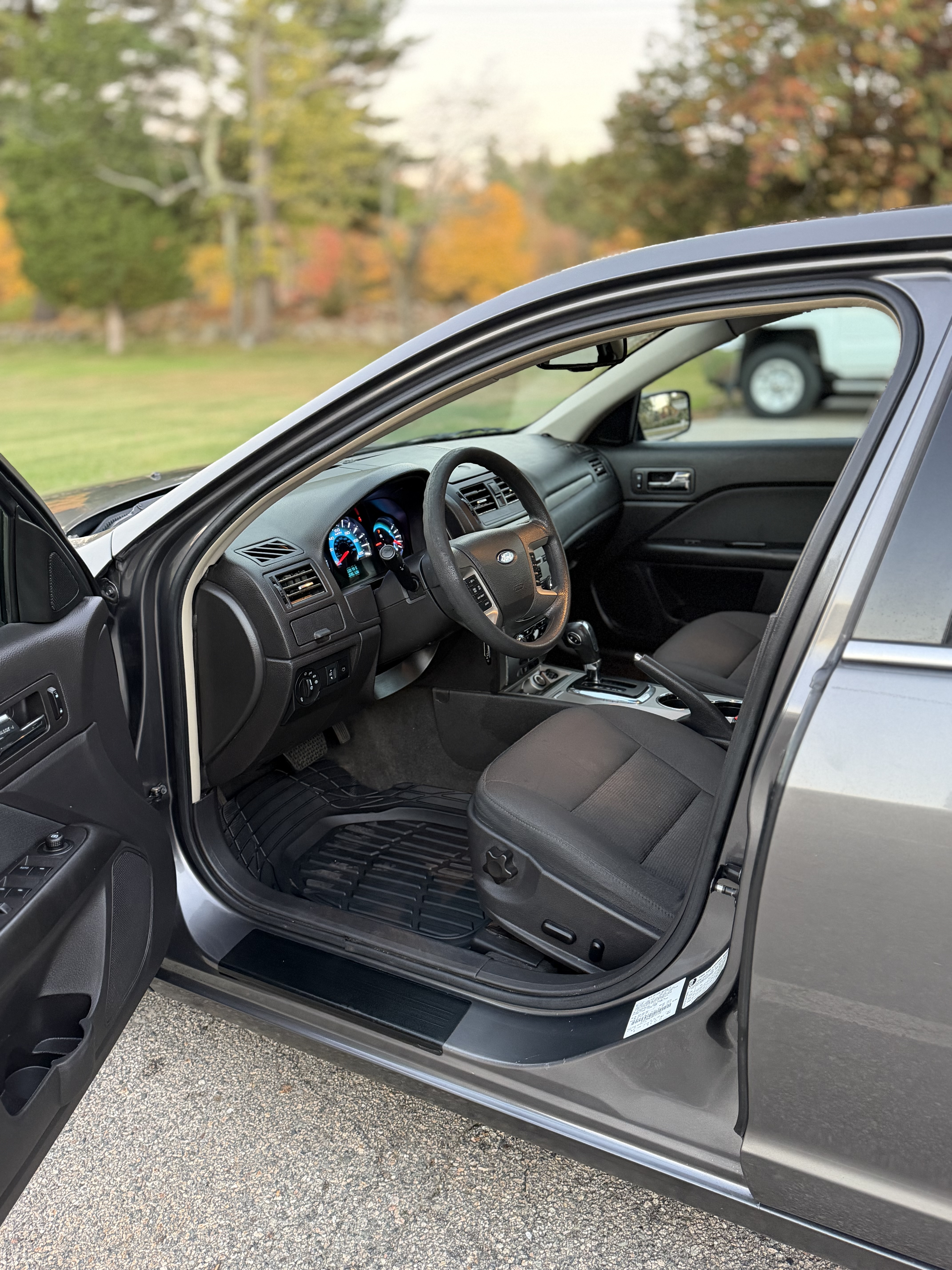 Used 2011 Ford Fusion SE w/ 202A Rapid Spec Order Code FWD image 13