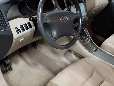 Used 2003 Toyota Highlander Limited image 19