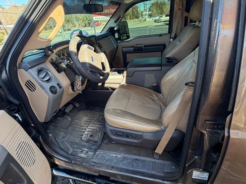 Used 2016 Ford F250 Lariat w/ Lariat Ultimate Package image 5