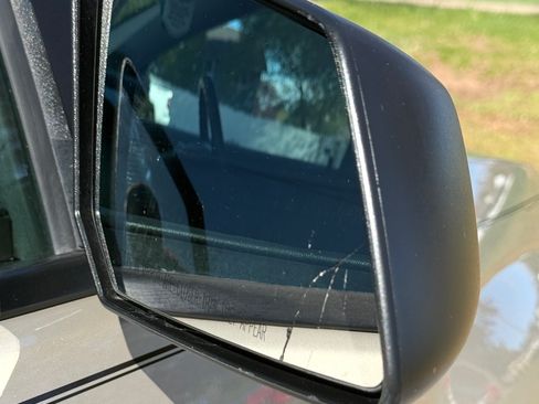 Used 2016 GMC Acadia SLE image 21