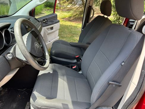 Used 2008 Dodge Grand Caravan SE image 6