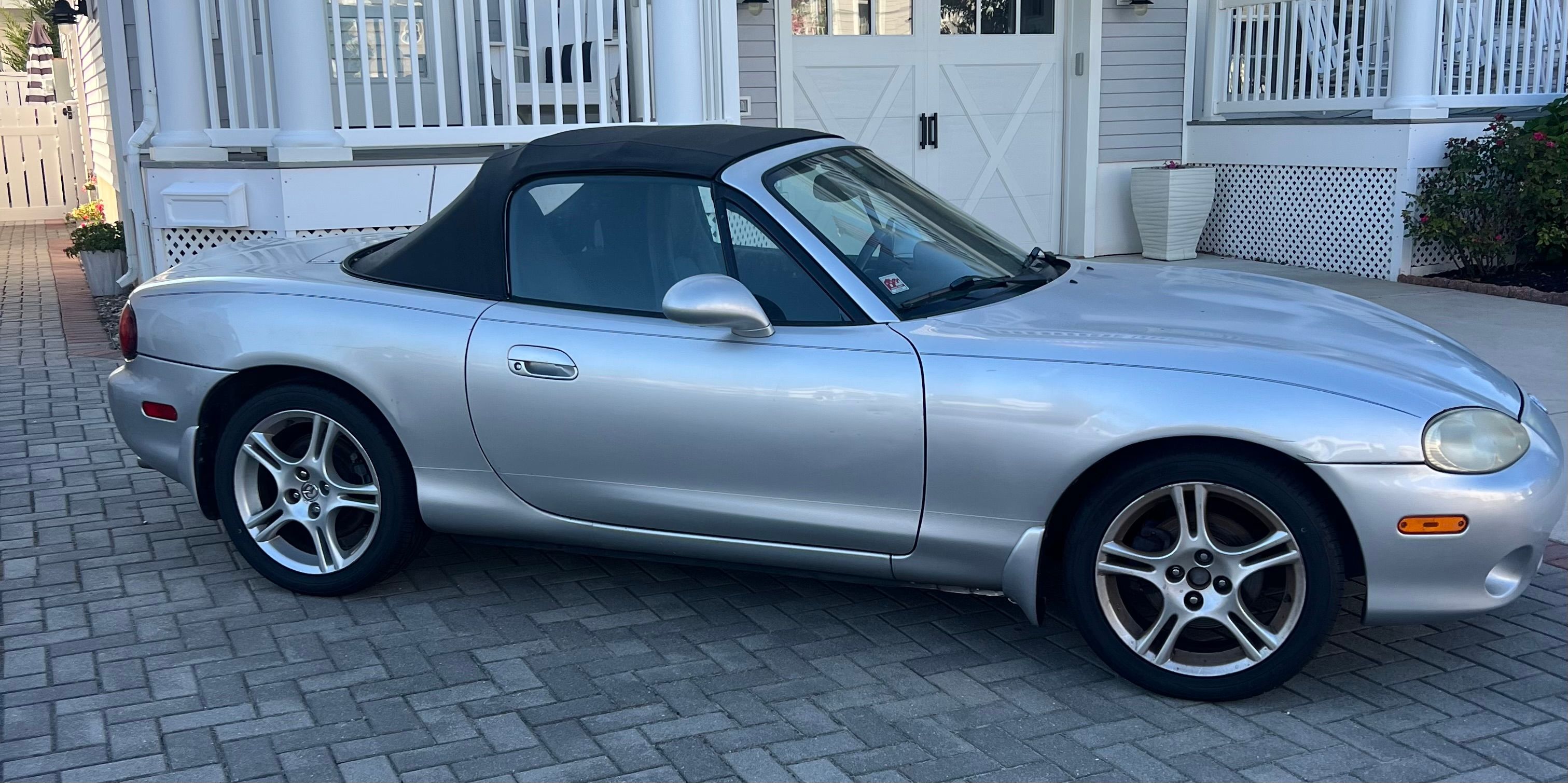 Used 2005 MAZDA MX-5 Miata LS RWD image 10