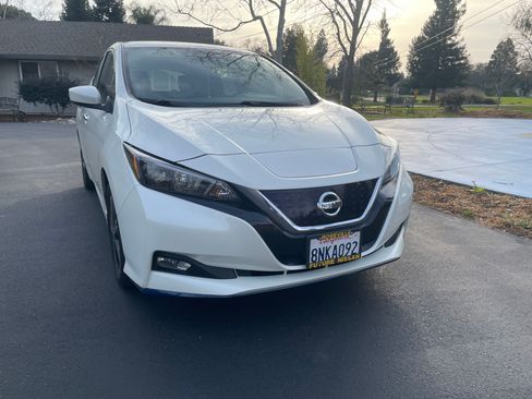 Used 2019 Nissan Leaf SV Plus w/ Protection Package image 12