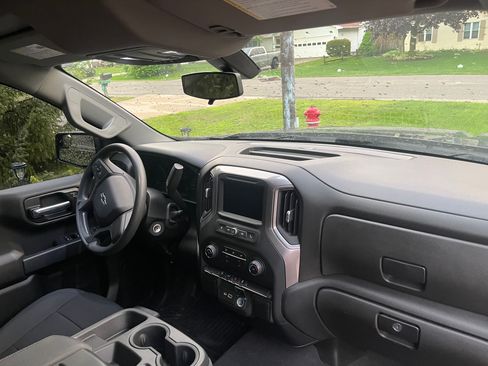 Used 2021 Chevrolet Silverado 1500 Custom Trail Boss w/ LPO, Dark Essentials Package AWD/4WD image 18