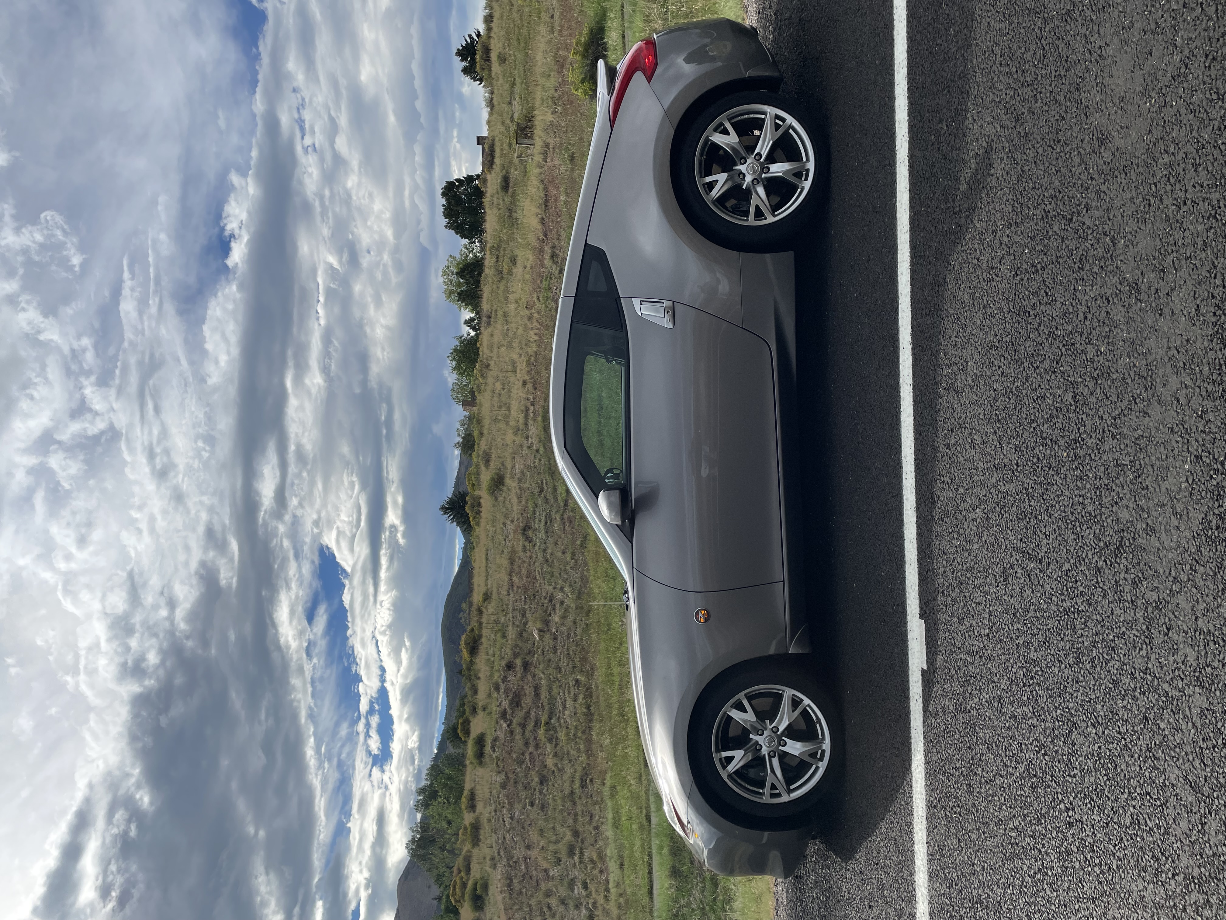 Used 2010 Nissan 370Z Touring w/ Sport Pkg RWD image 9