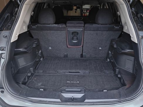 Used 2015 Nissan Rogue SV w/ SV Premium Package image 10