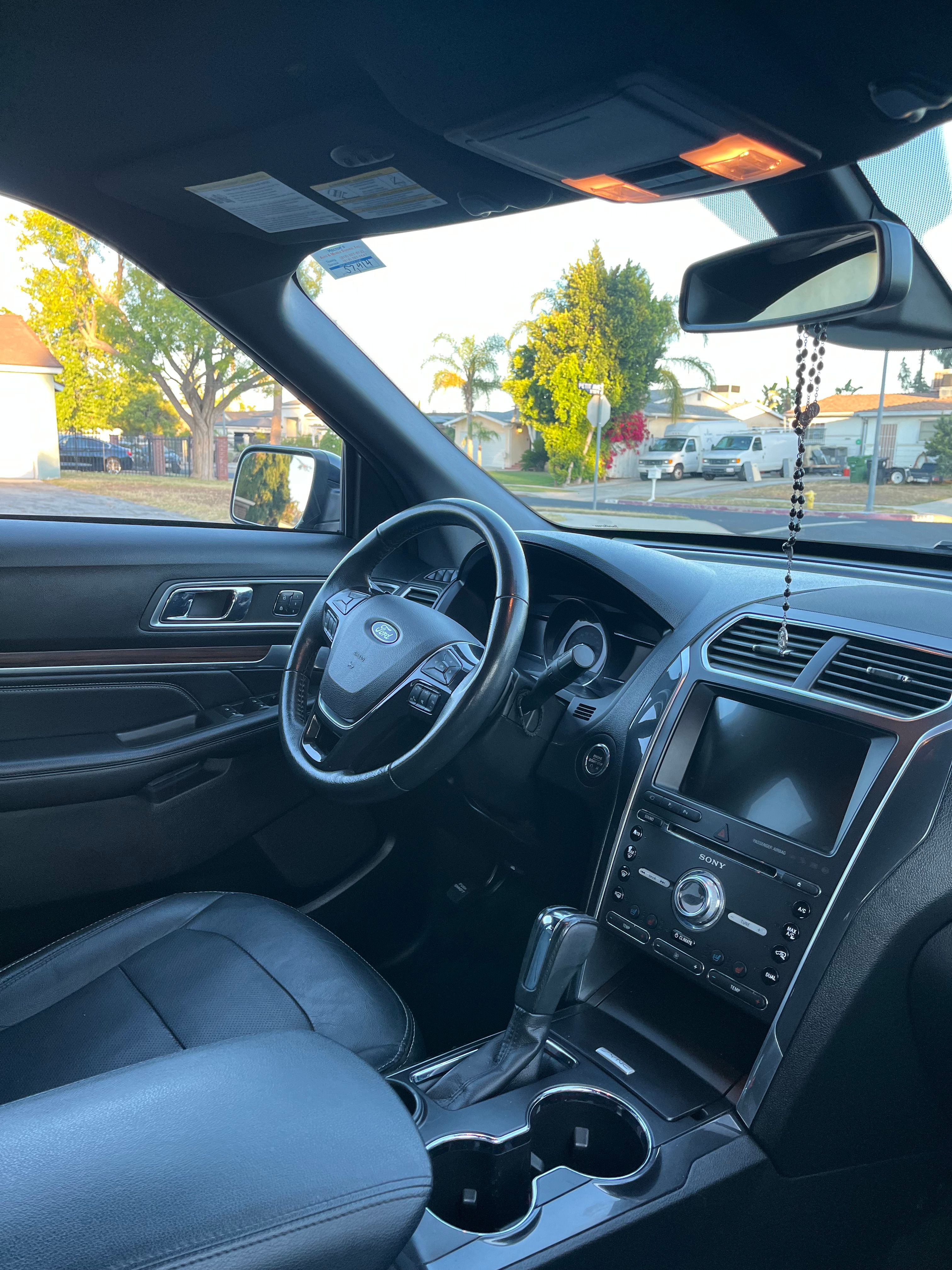 Used 2017 Ford Explorer Limited w/ Equipment Group 301A FWD image 16
