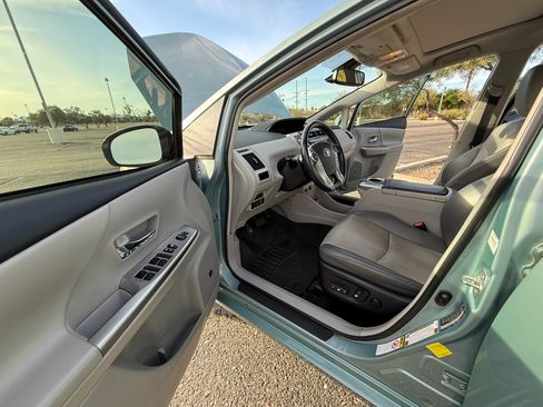 Used 2015 Toyota Prius V Five image 12