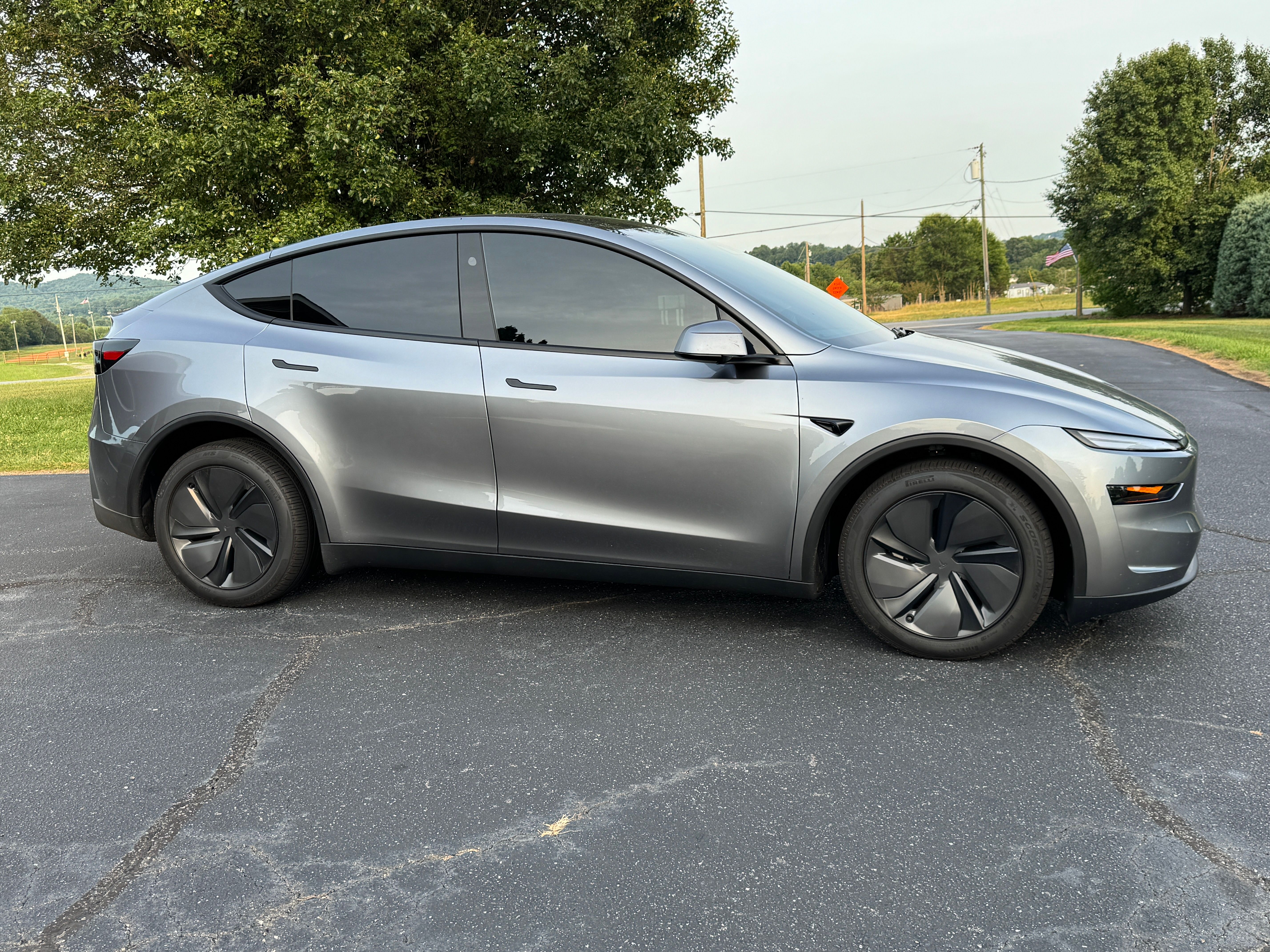 Used 2026 Tesla Model Y AWD image 1