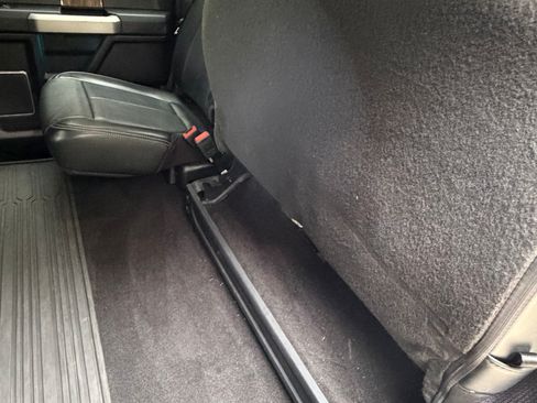 Used 2019 Ford F150 Lariat RWD image 18