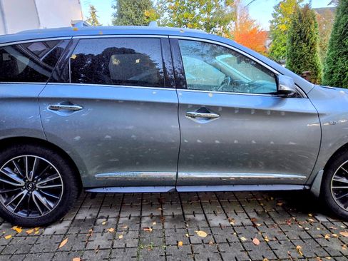 Used 2017 INFINITI QX60 Luxe w/ Deluxe Technology Package image 8