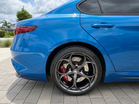 Used 2023 Alfa Romeo Giulia Quadrifoglio RWD image 14