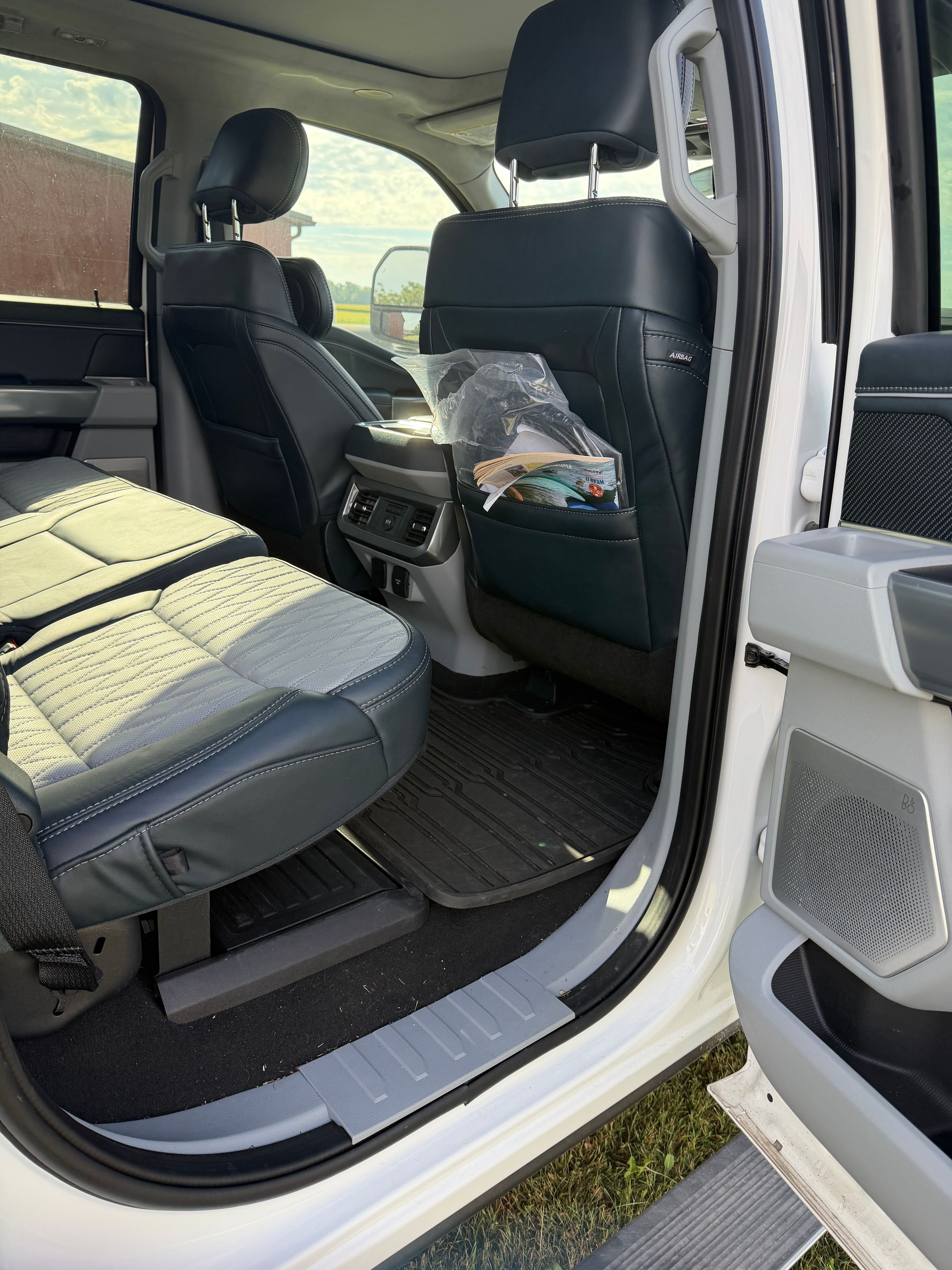 Used 2024 Ford F350 Limited w/ FX4 Off-Road Package AWD/4WD image 9