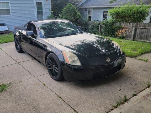 Used 2004 Cadillac XLR image 2