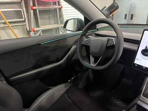 Used 2026 Tesla Model Y Long Range image 19