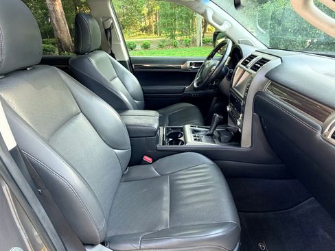Used 2014 Lexus GX 460 AWD/4WD image 17
