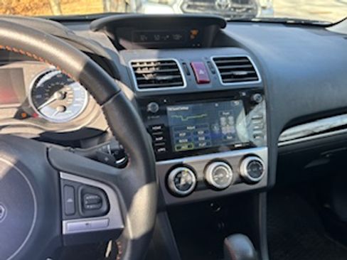 Used 2016 Subaru Crosstrek 2.0i Limited image 9