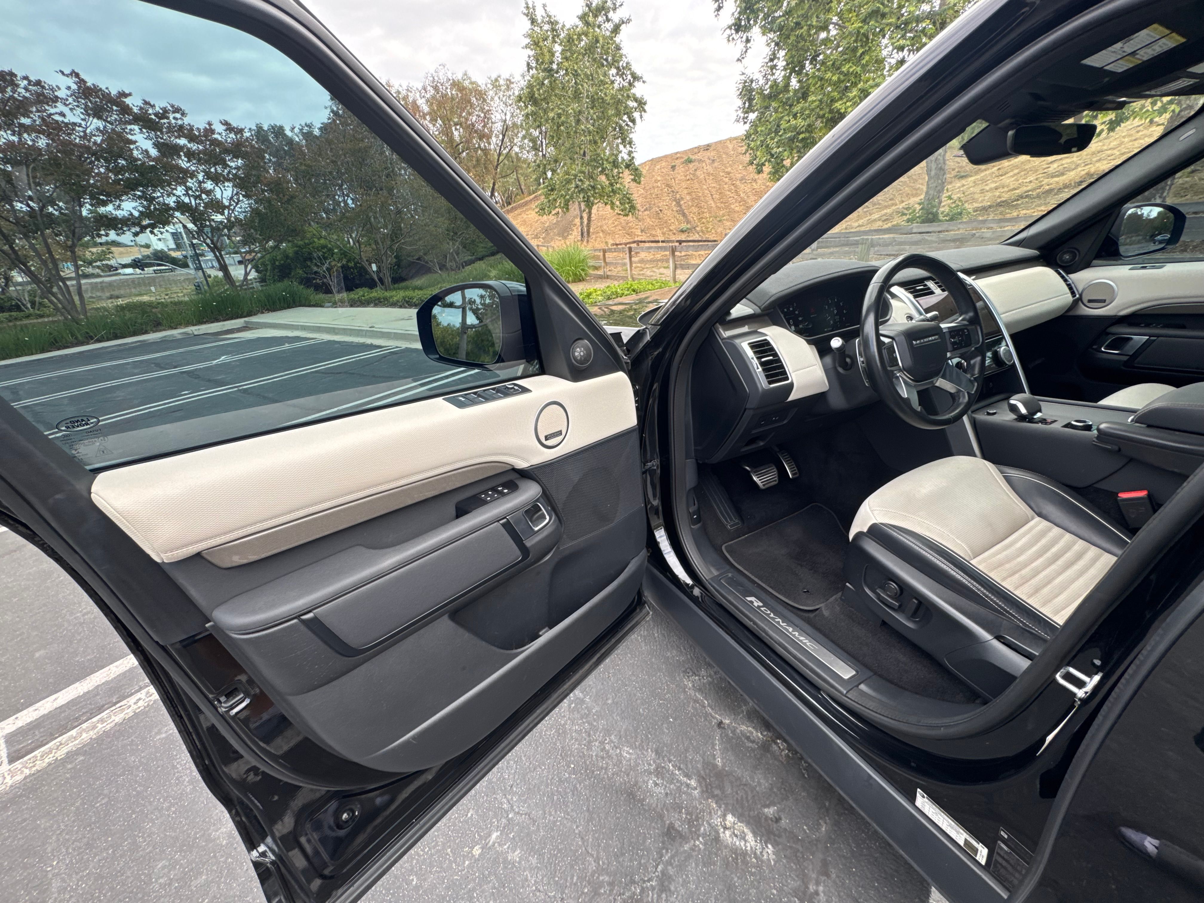 Used 2022 Land Rover Discovery HSE R-Dynamic AWD/4WD image 28