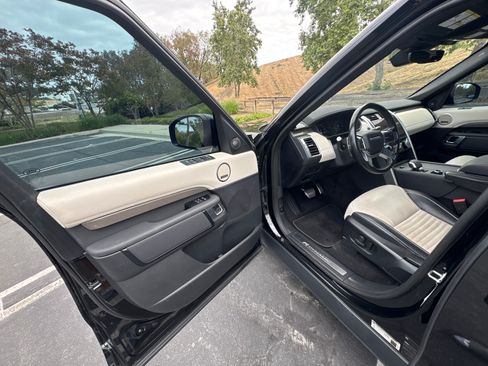 Used 2022 Land Rover Discovery HSE R-Dynamic AWD/4WD image 28