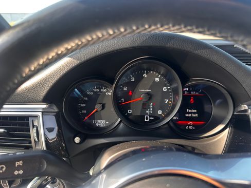 Used 2018 Porsche Macan Sport Edition AWD/4WD image 6