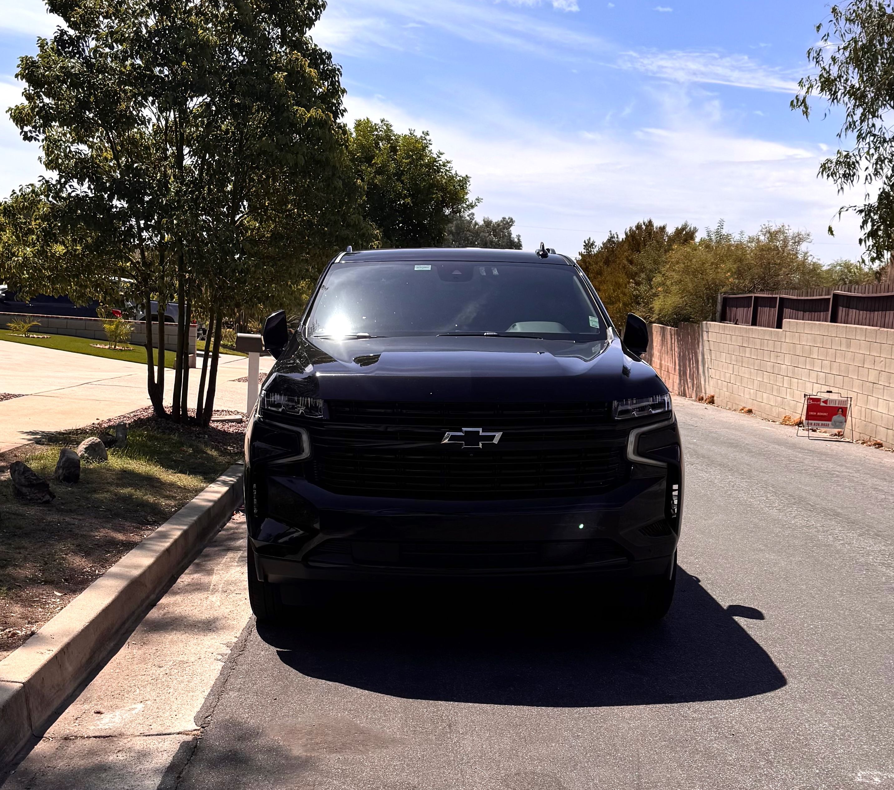Used 2023 Chevrolet Suburban RST w/ Luxury Package RWD image 1