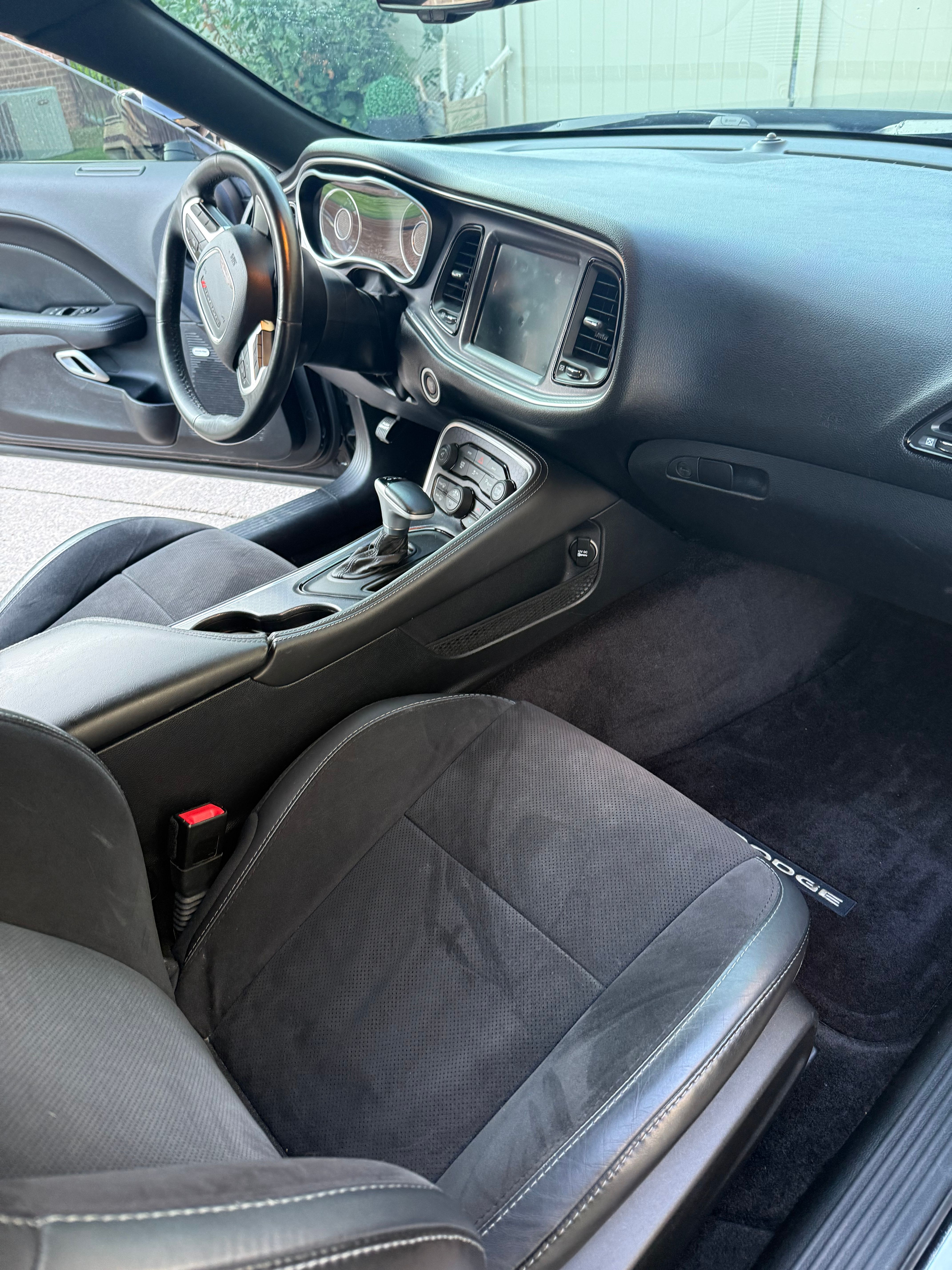 Used 2016 Dodge Challenger R/T Scat Pack w/ Leather Interior Group RWD image 9