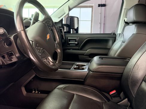 Used 2018 Chevrolet Silverado 2500 LTZ w/ Duramax Plus Package AWD/4WD image 17