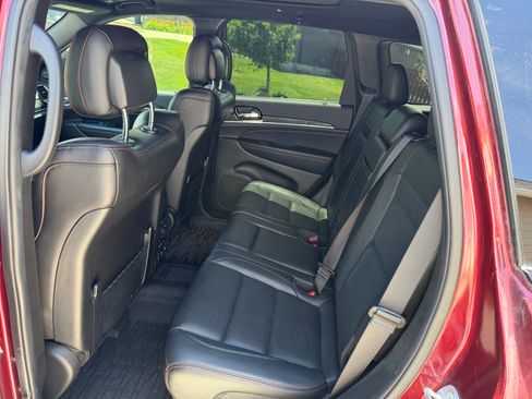 Used 2021 Jeep Grand Cherokee Trailhawk w/ Trailhawk Luxury Group AWD/4WD image 8