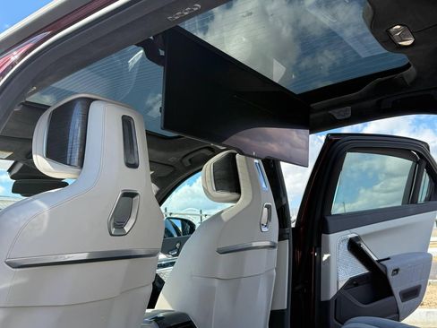 Used 2023 BMW 760i xDrive image 10