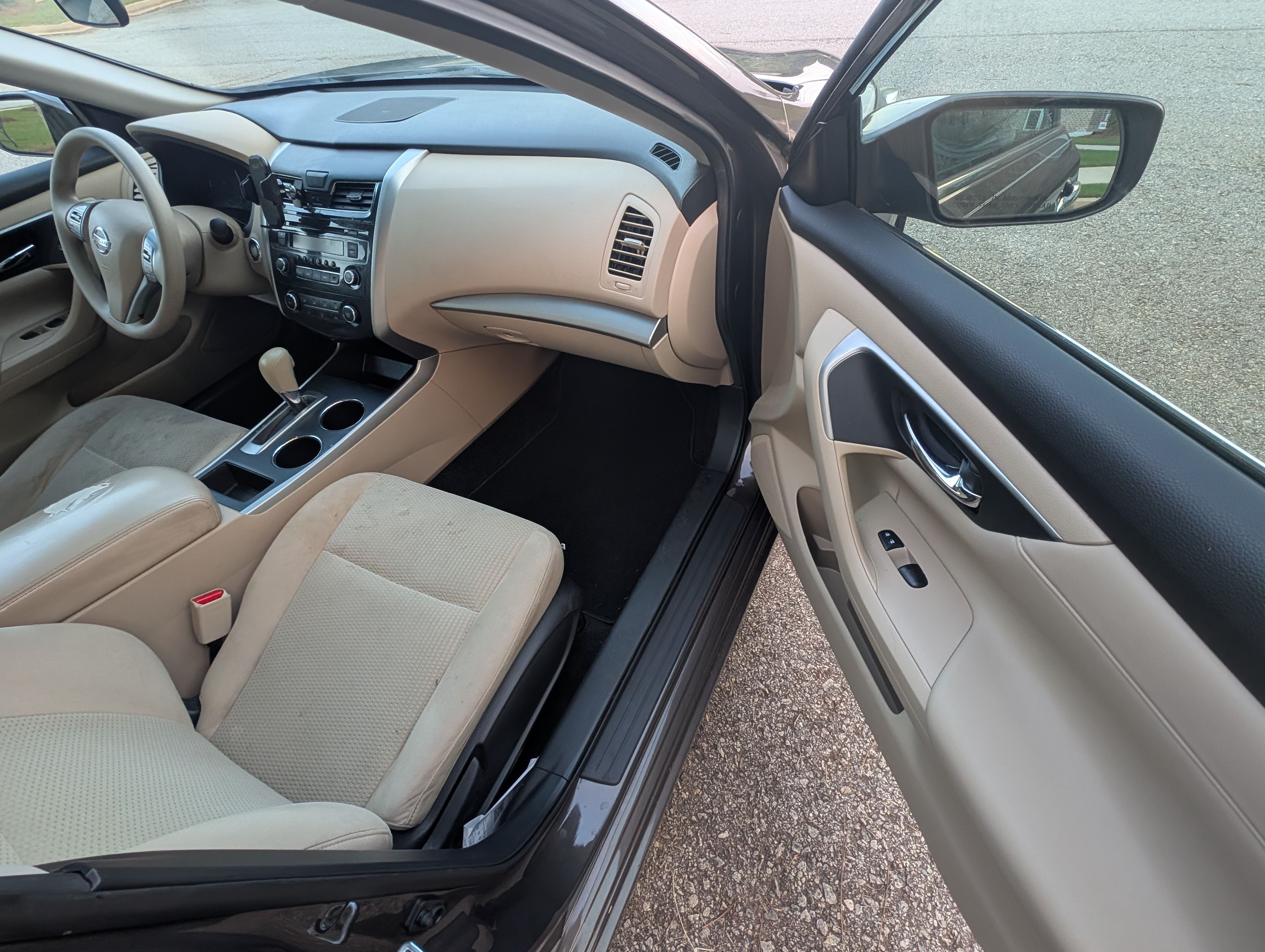 Used 2015 Nissan Altima 2.5 S w/ Sport Value Package FWD image 10